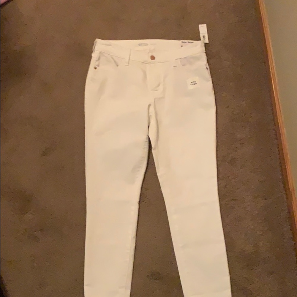White ankle jeans